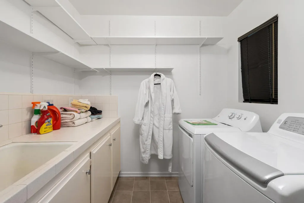 16445 Garvin Drive, Encino, California 91436 home-pic-32